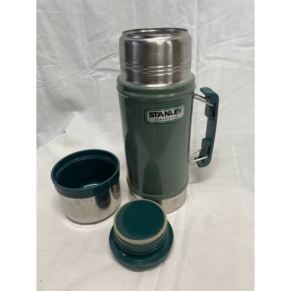 Vintage Stanley 24 Oz .7 Liter Vacuum Bottle In Green With Green Handle - Picture 5 of 8